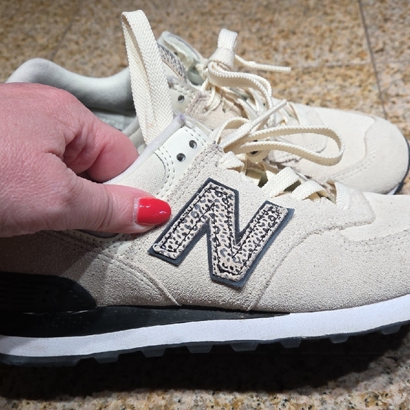New Balance Beige and Black Sneakers - Picture 5 of 6